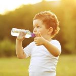 Lợi ích của nước lọc đối với trẻ em