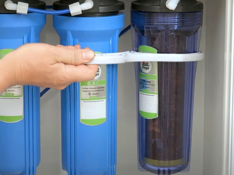 Hướng dẫn quy trình thay lõi lọc nước Geyser