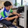 Thợ lắp đặt máy lọc nước Kangaroo tủ đứng tại nhà